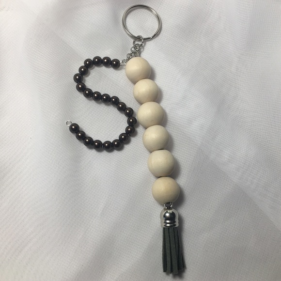 “S” Keychain - Picture 5 of 6